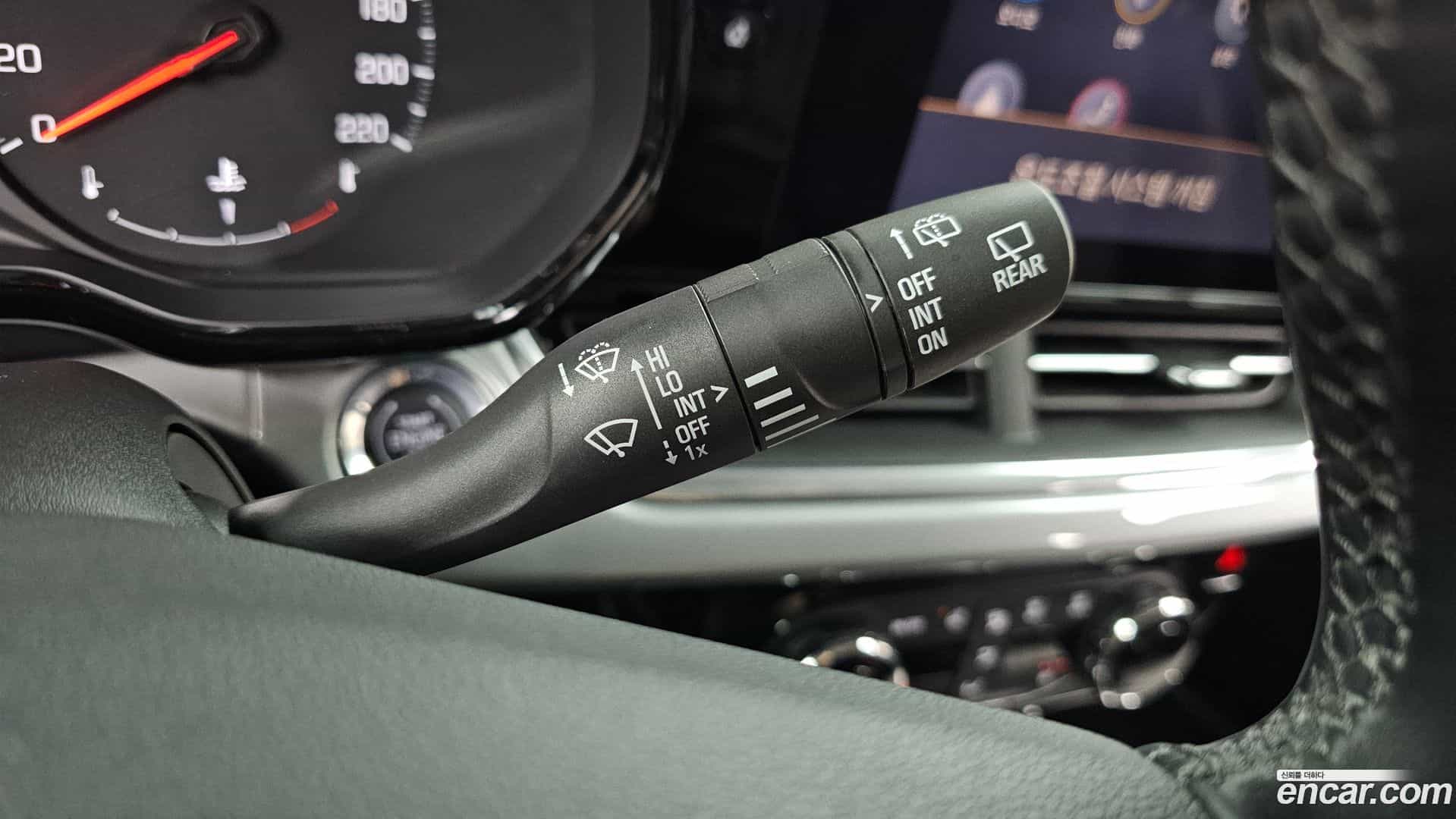 Trax Chevrolet 2023.7-OPTION-024