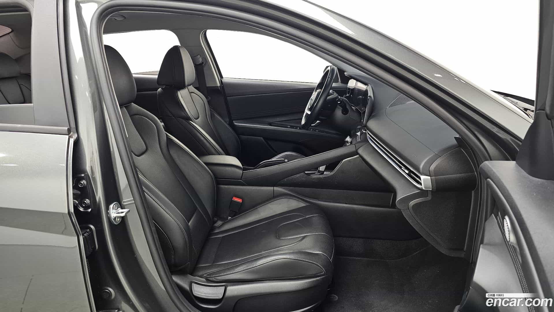AVANTE Hyundai 2022.3-OPTION-015