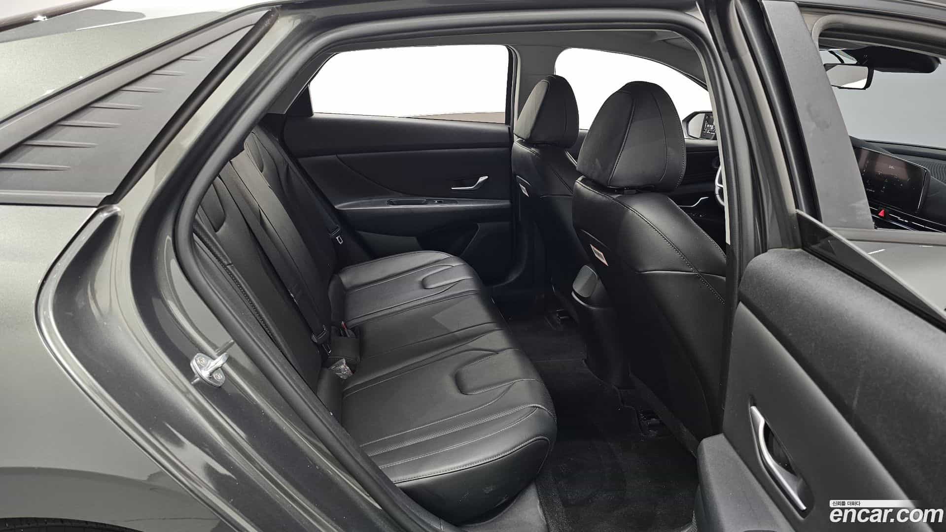 AVANTE Hyundai 2022.3-OPTION-016