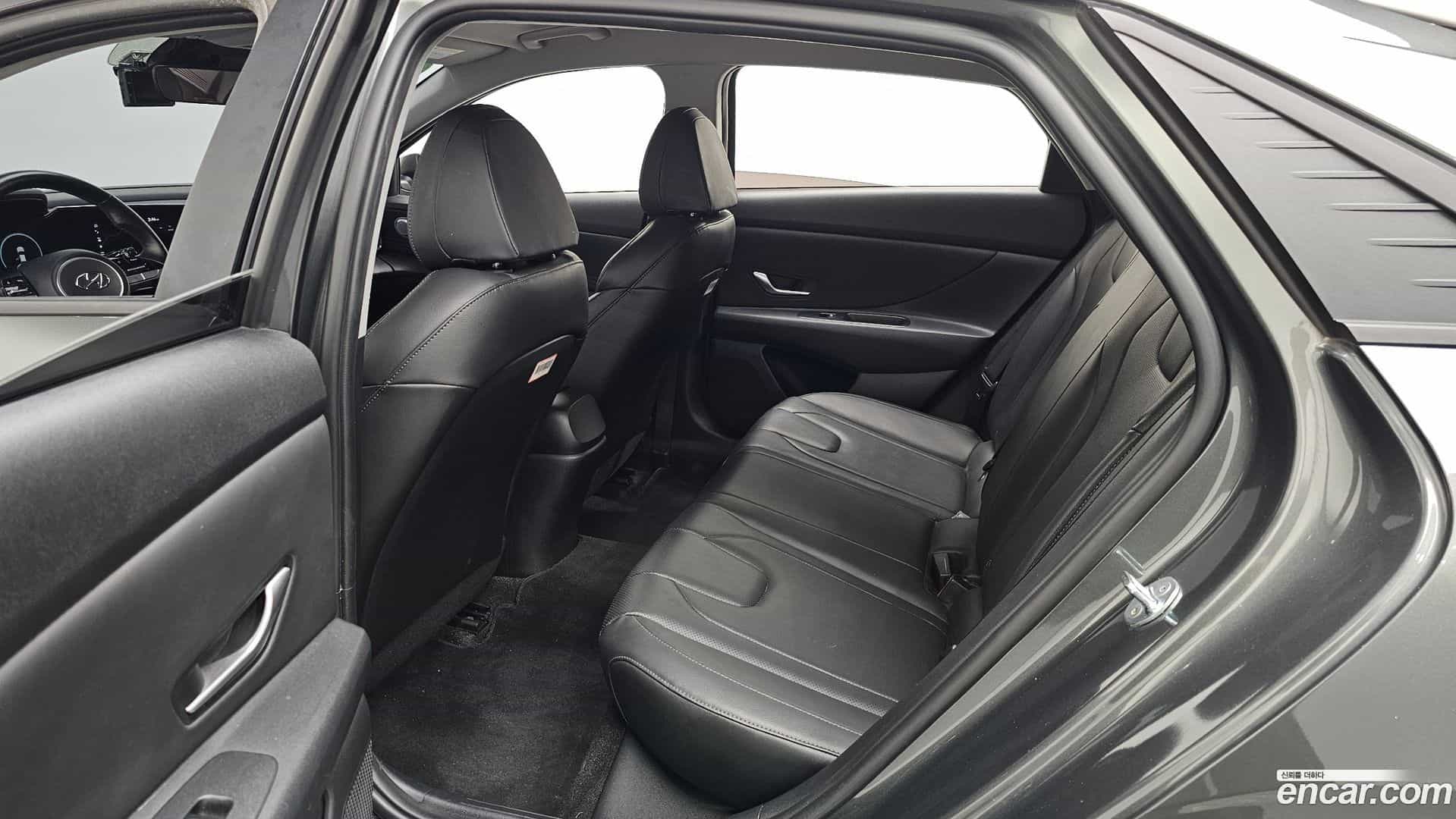 AVANTE Hyundai 2022.3-INNER-036