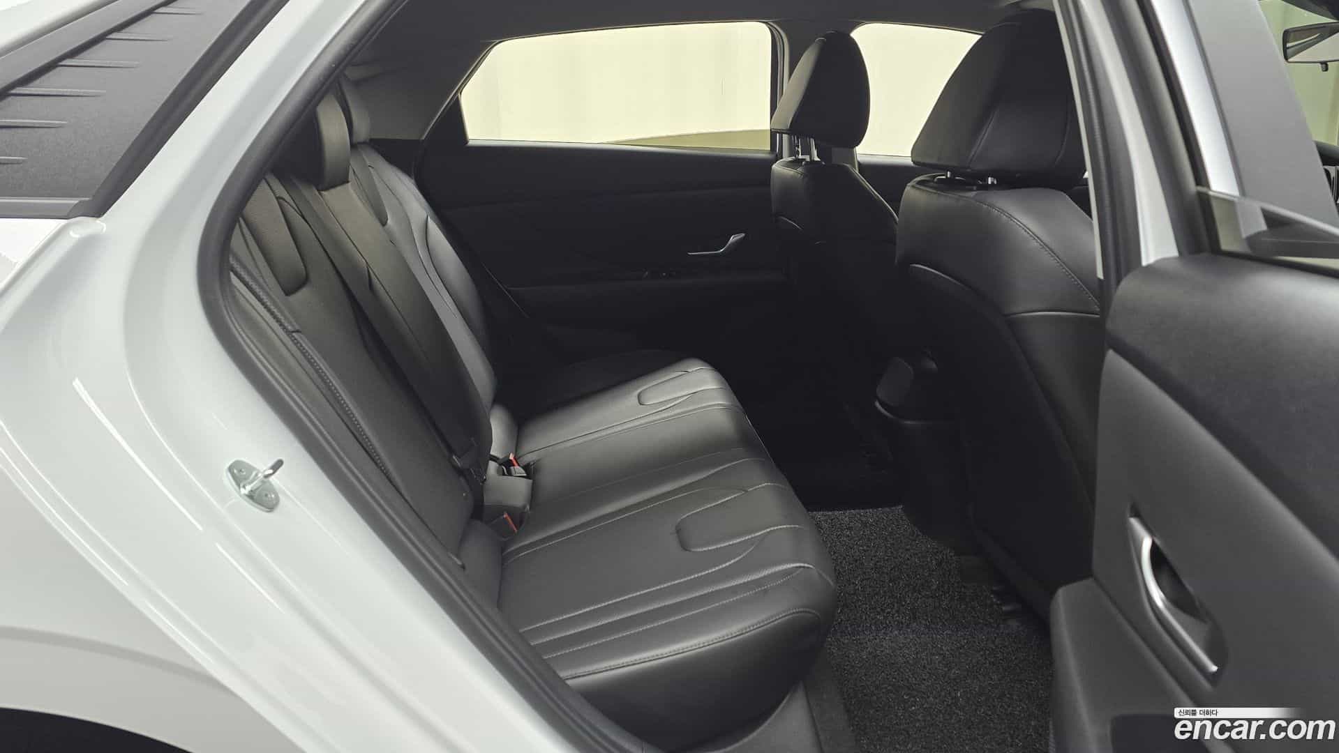 AVANTE Hyundai 2023.2-OPTION-016