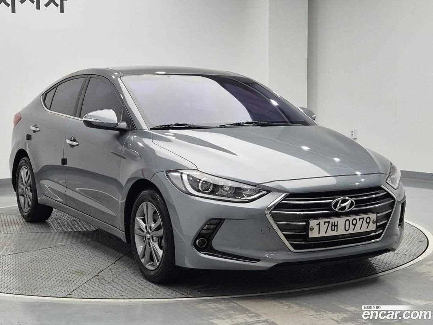 AVANTE Hyundai 2016.0-OUTER-004