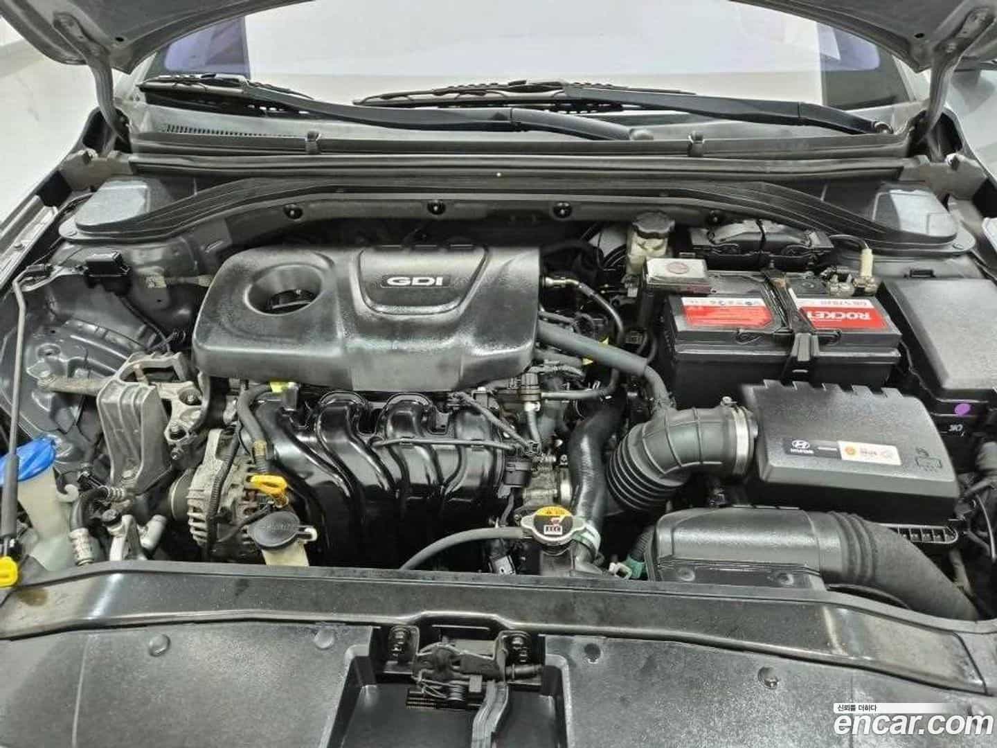 AVANTE Hyundai 2016.0-OUTER-005