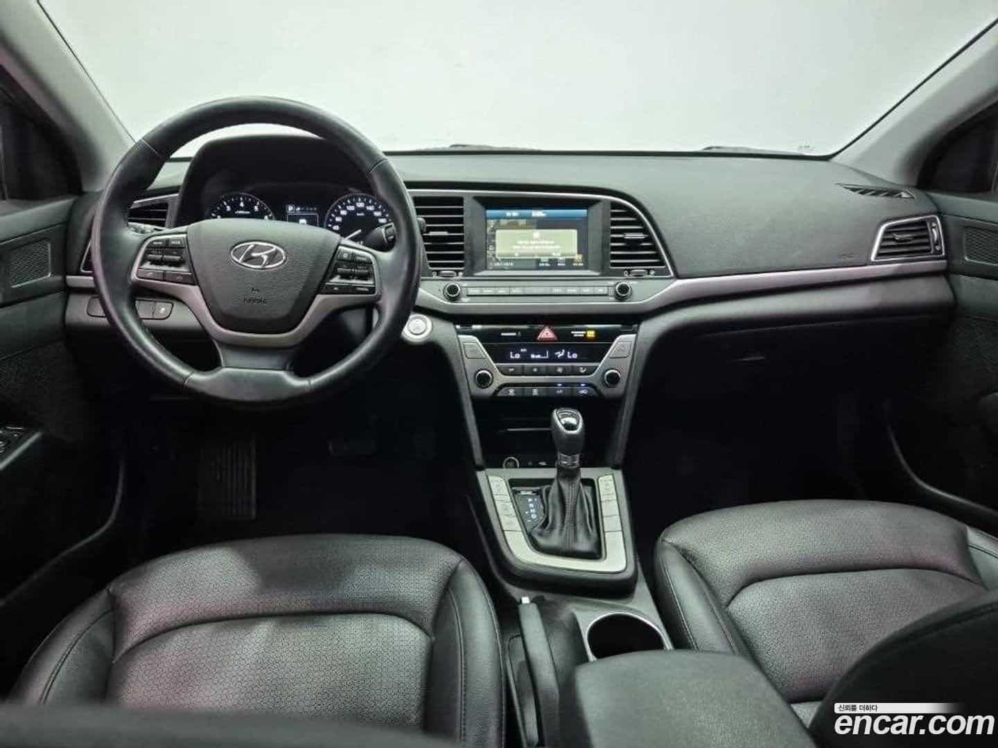 AVANTE Hyundai 2016.0-INNER-007