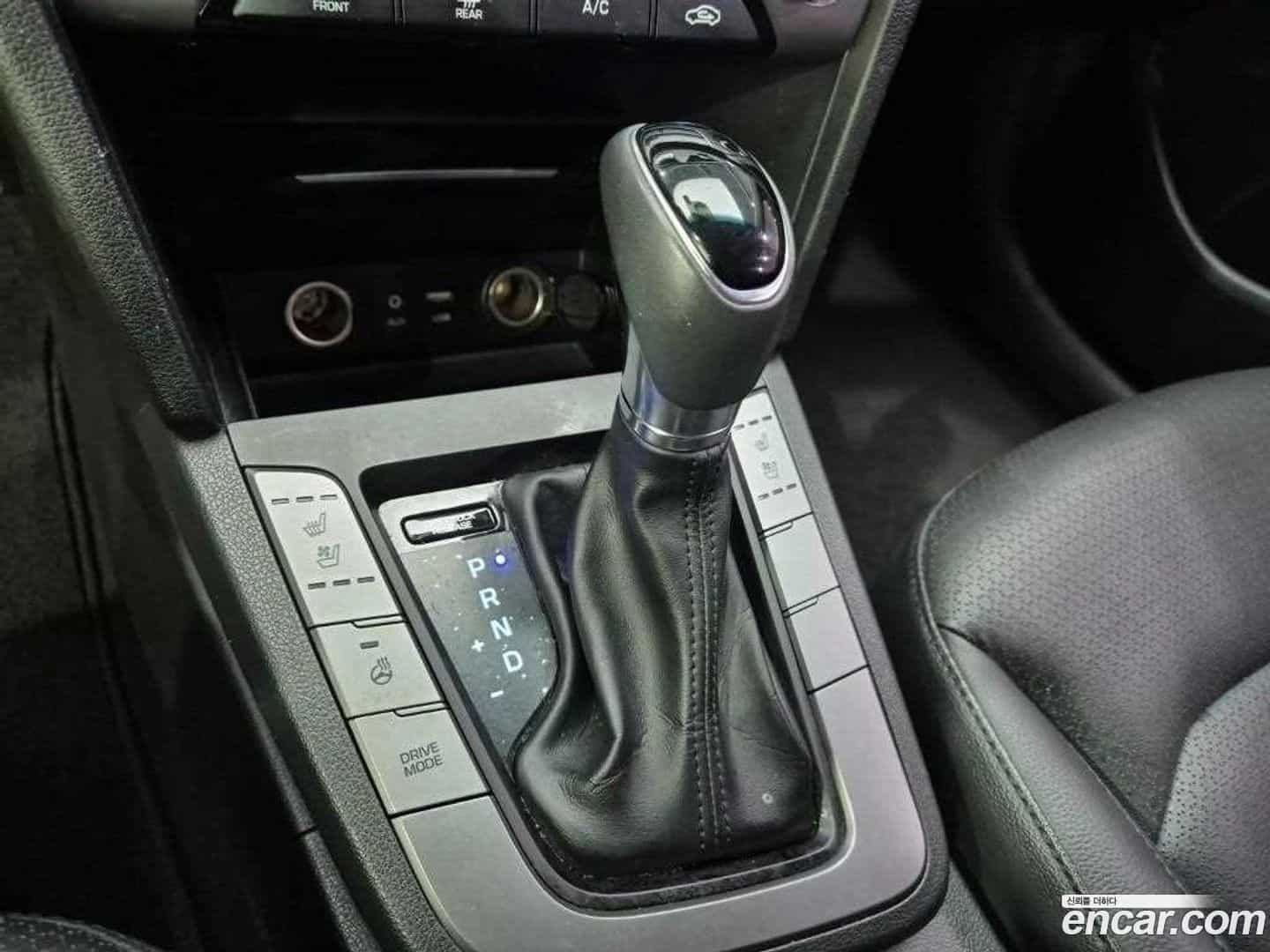 AVANTE Hyundai 2016.0-INNER-008