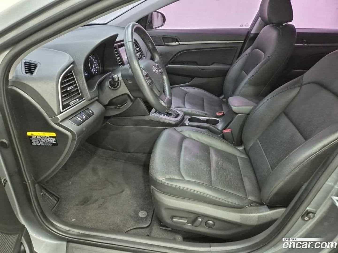 AVANTE Hyundai 2016.0-OPTION-015