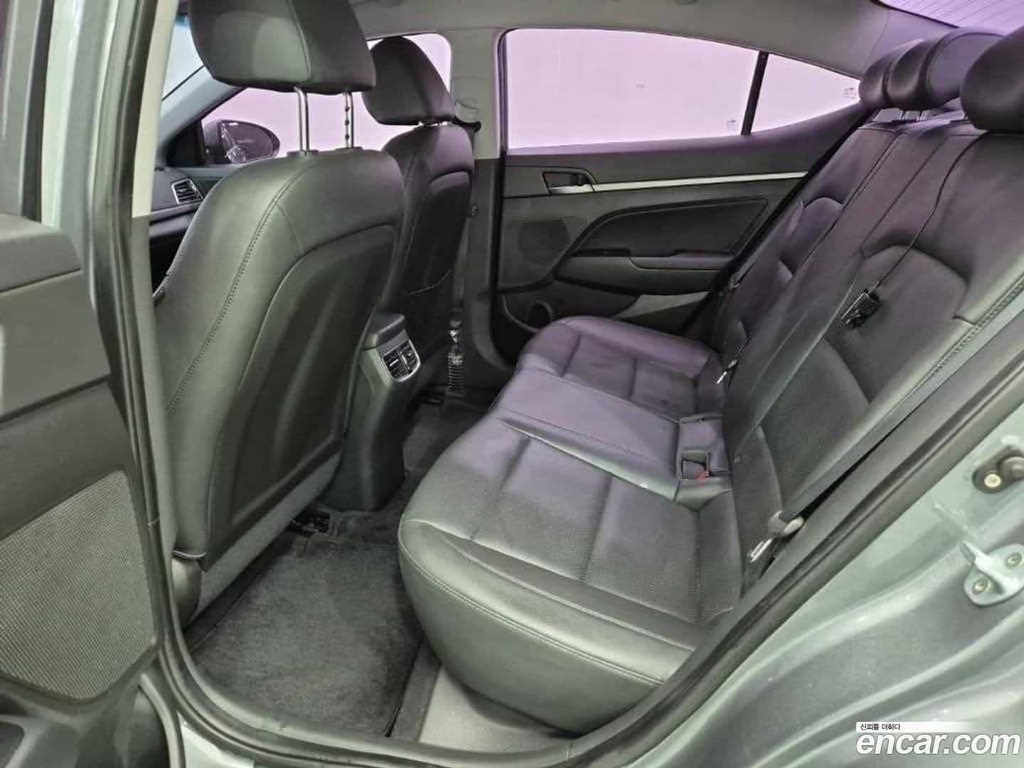 AVANTE Hyundai 2016.0-OPTION-016