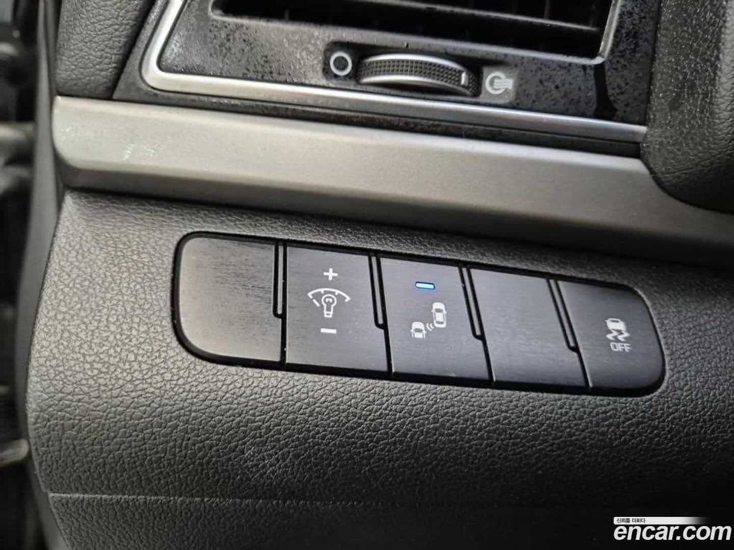 AVANTE Hyundai 2016.0-OPTION-021