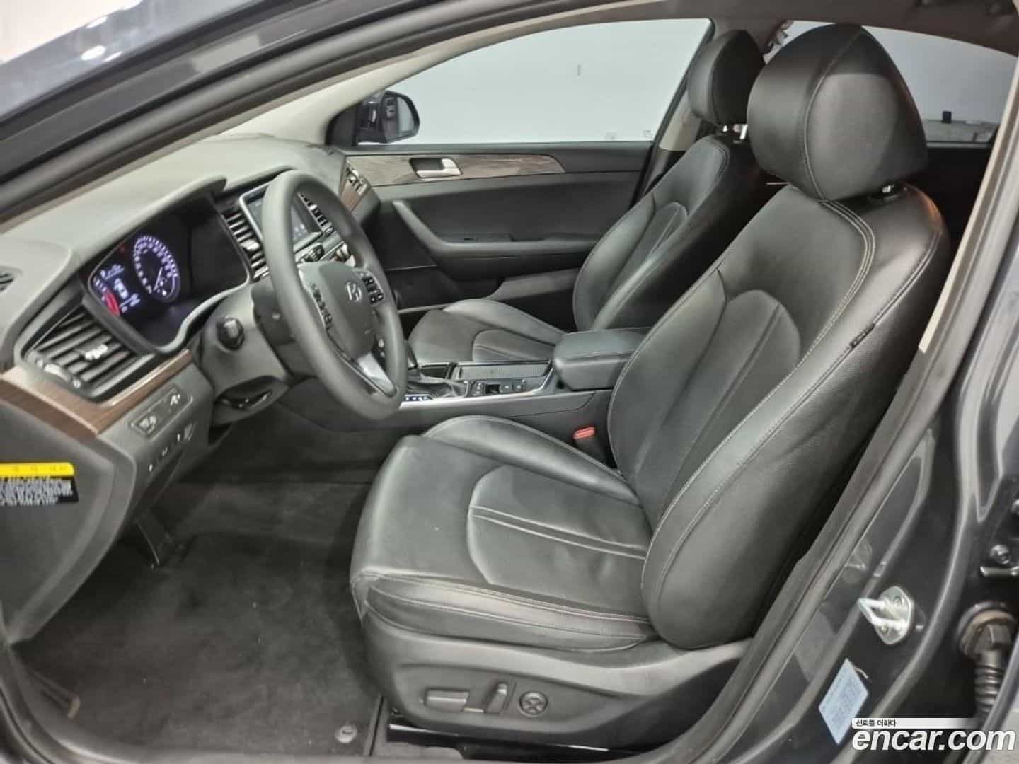 Sonata Hyundai 2018.3-INNER-008
