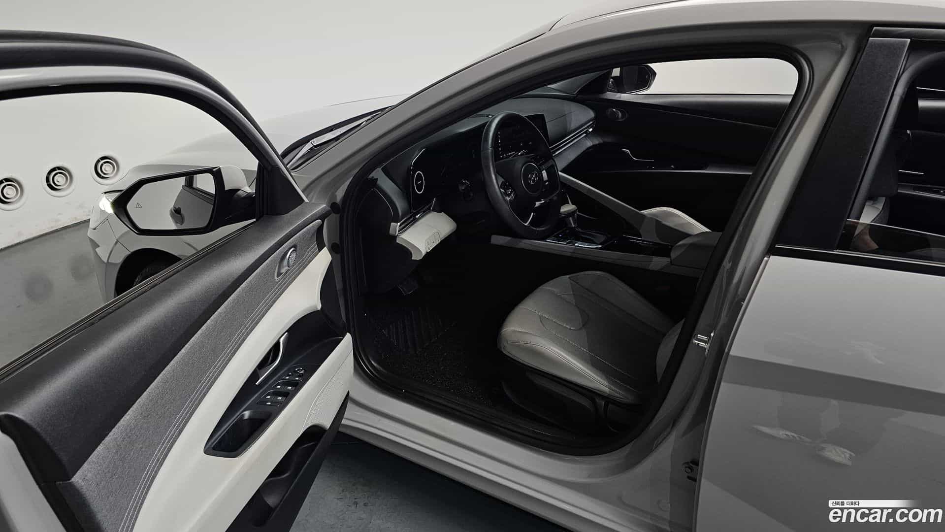 AVANTE Hyundai 2020.5-INNER-010