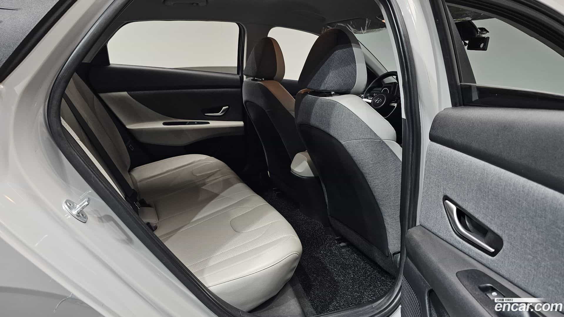 AVANTE Hyundai 2020.5-OPTION-015
