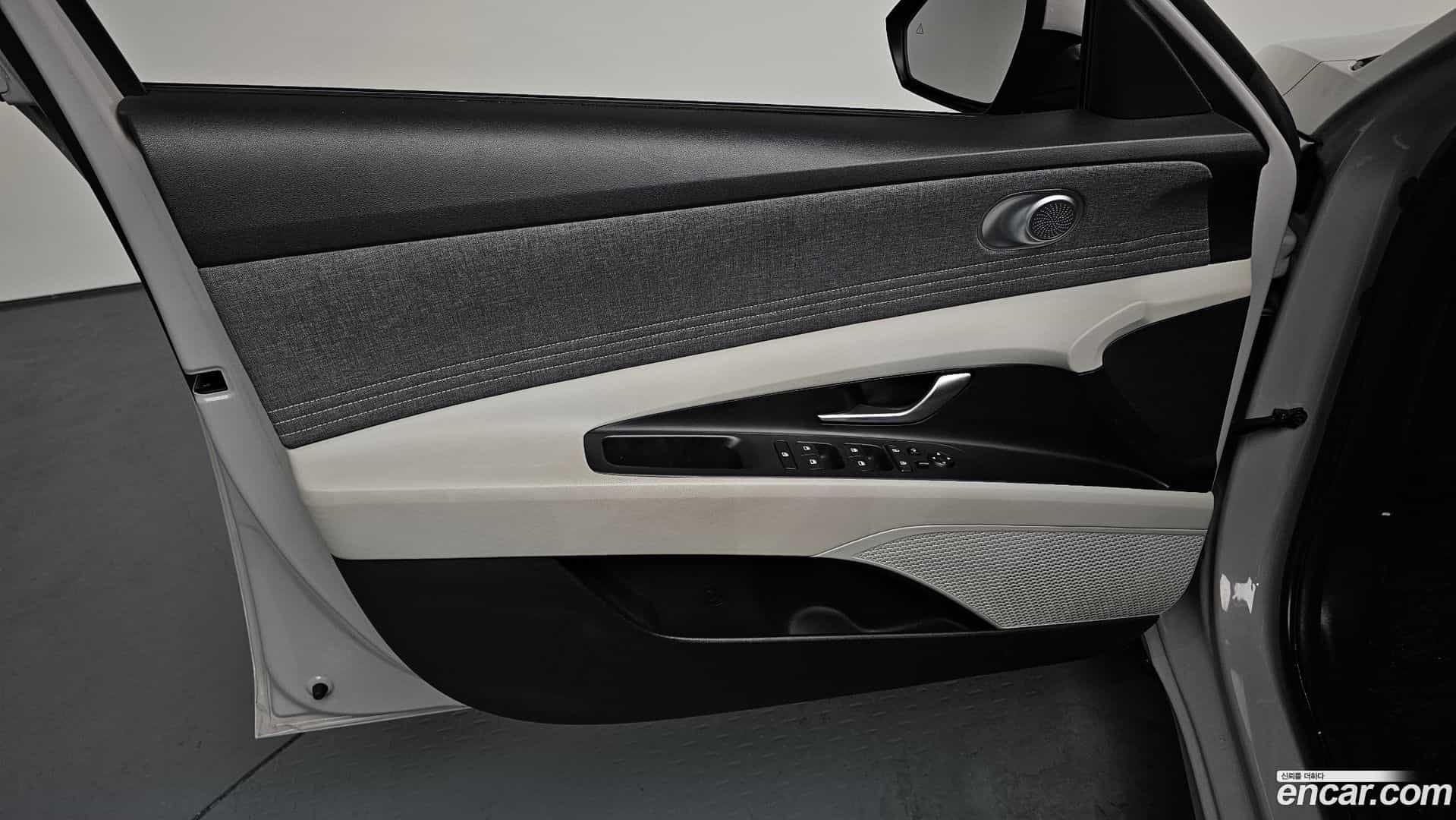 AVANTE Hyundai 2020.5-INNER-034