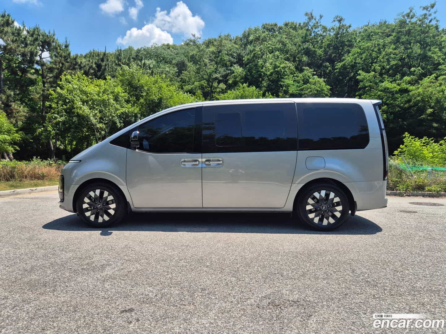 Staria Hyundai 2022.4-OUTER-003