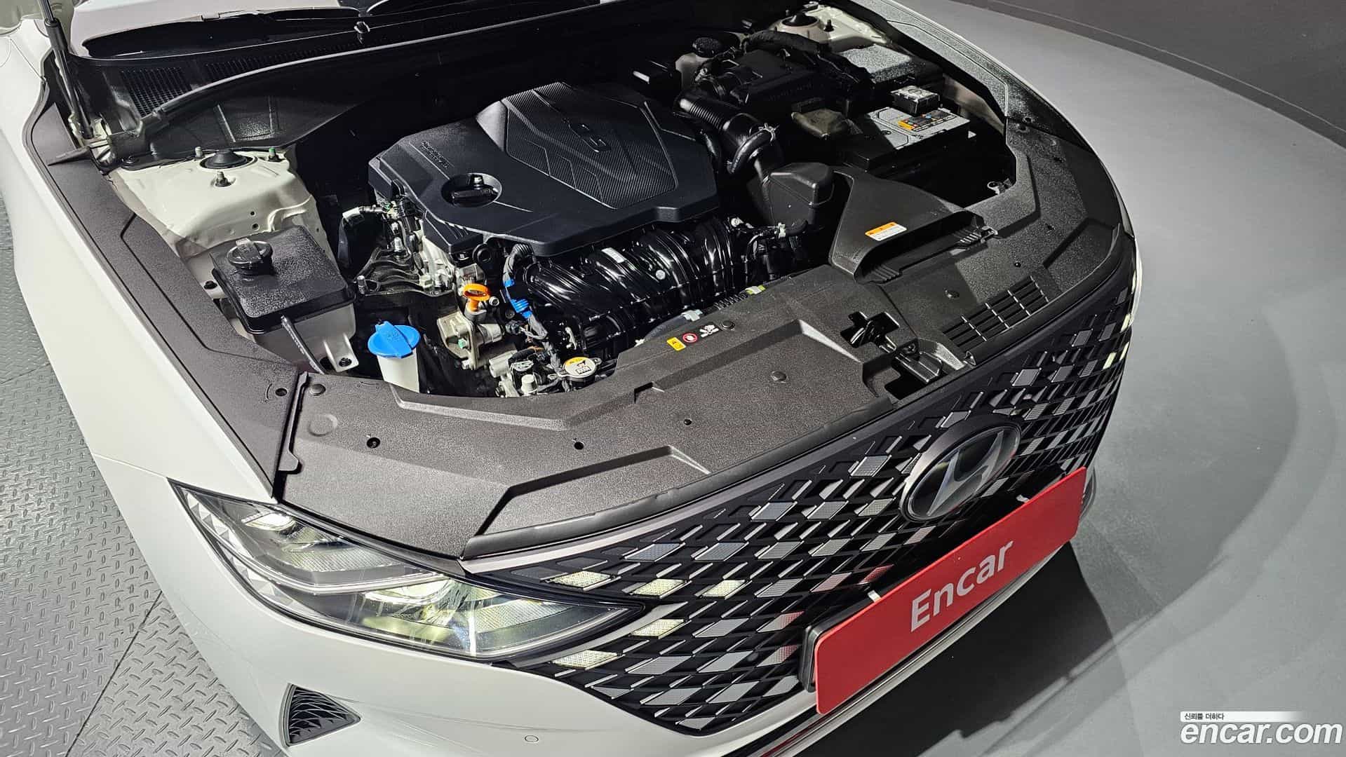 Grandeur Hyundai 2022.3-OUTER-006