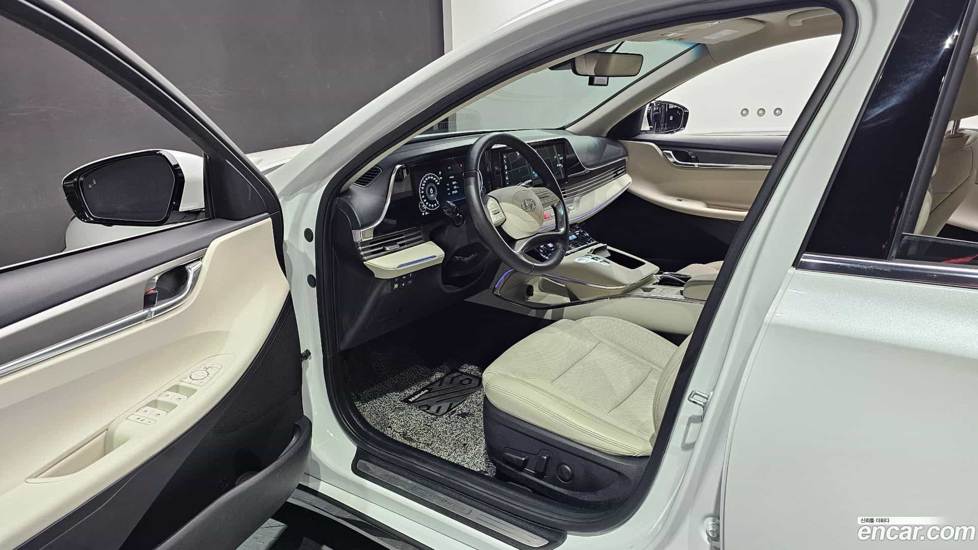 Grandeur Hyundai 2022.3-INNER-010