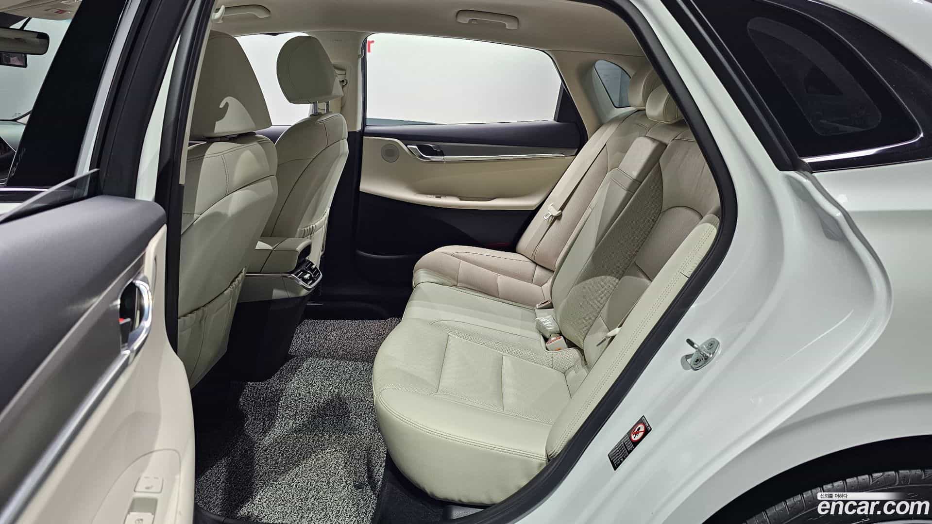 Grandeur Hyundai 2022.3-OPTION-015