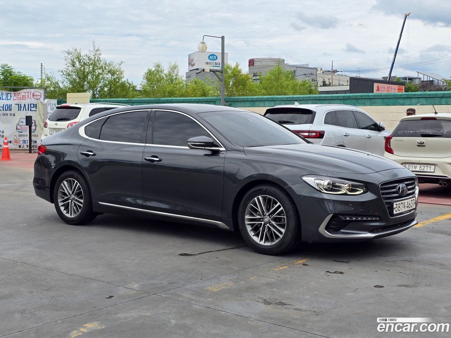 Main__Slider__Photo:Grandeur Hyundai 2019.3-0