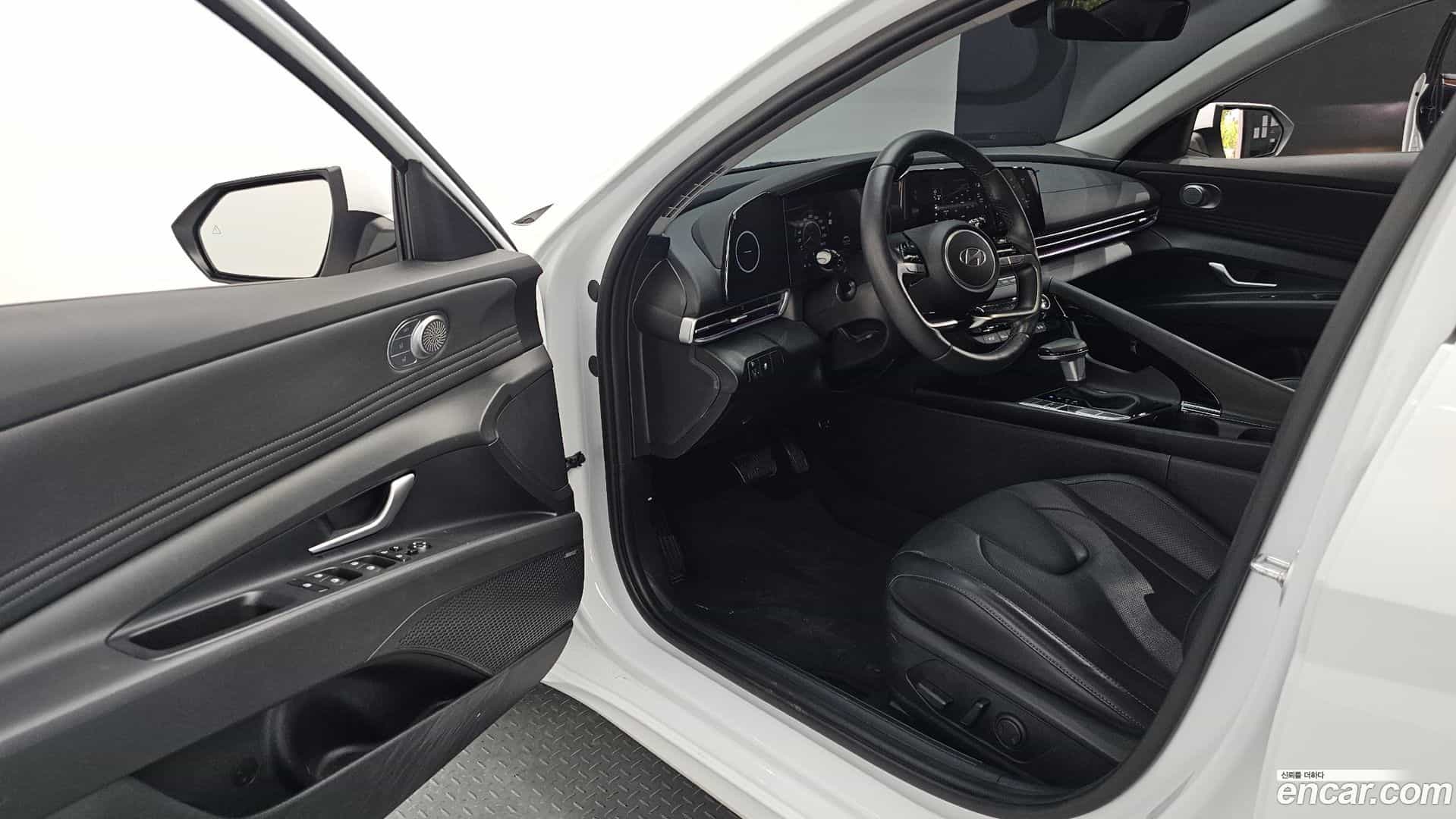 AVANTE Hyundai 2023.8-OPTION-015