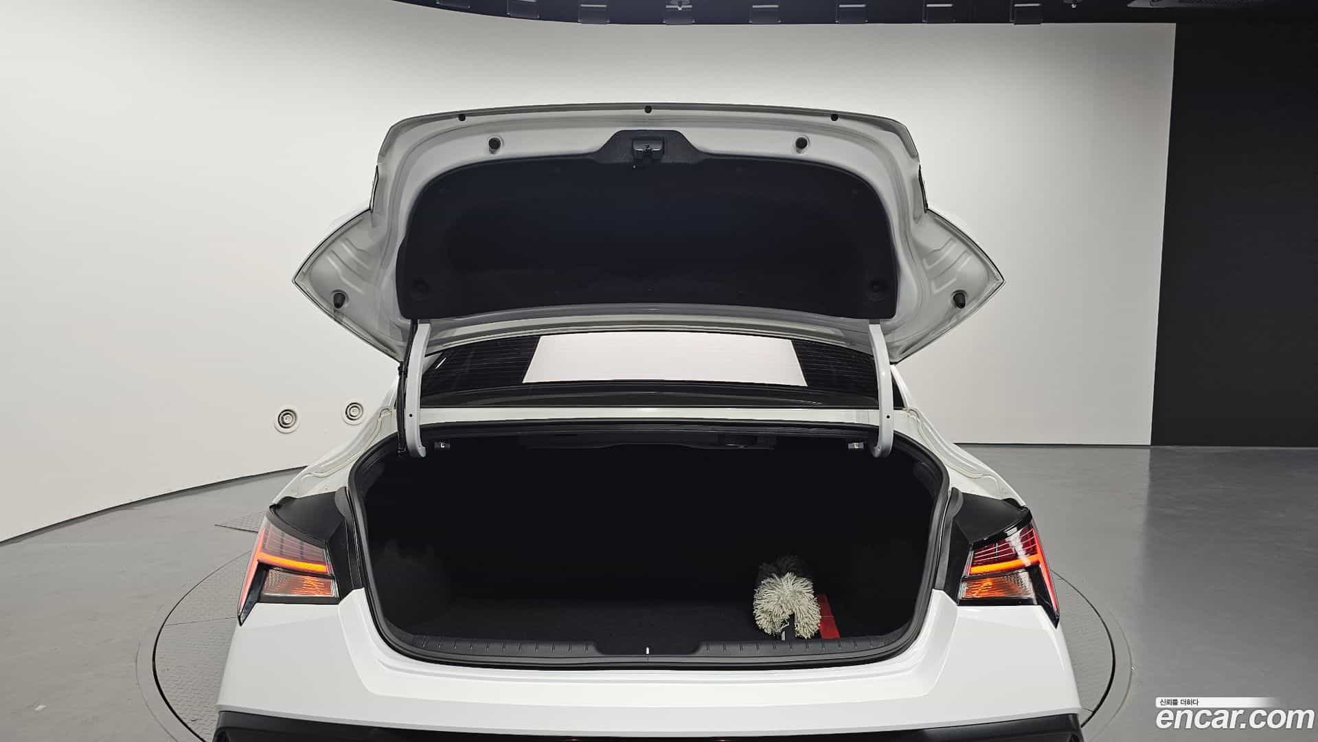 AVANTE Hyundai 2023.8-OPTION-024