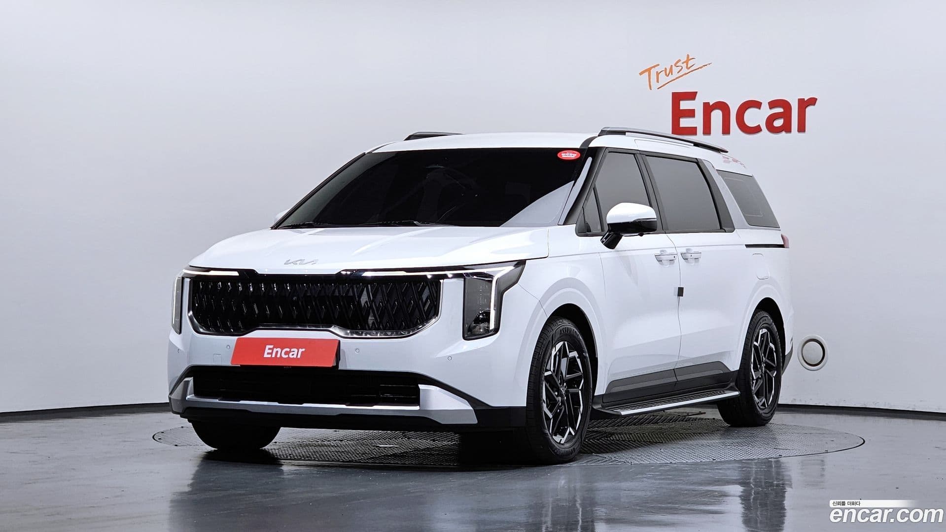 Main__Slider__Photo:Canival Kia 2024.6-0