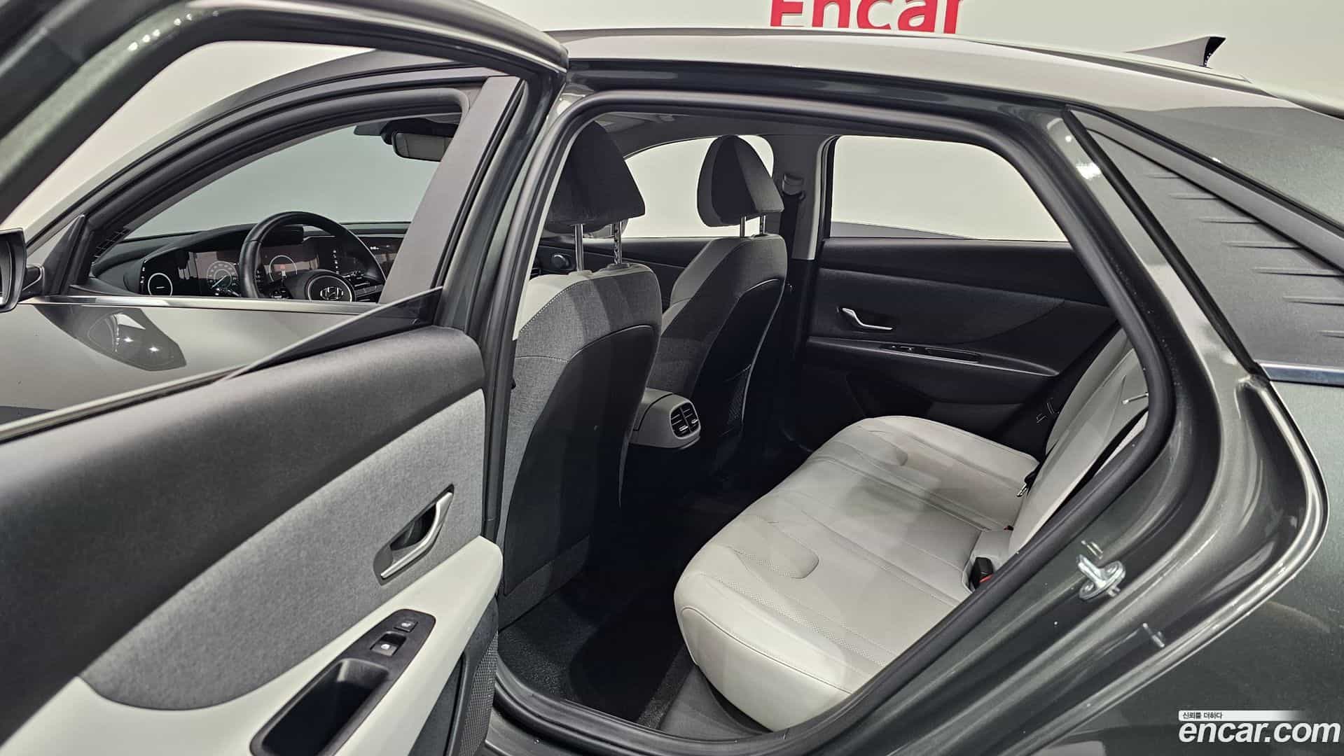 AVANTE Hyundai 2022.11-OPTION-015