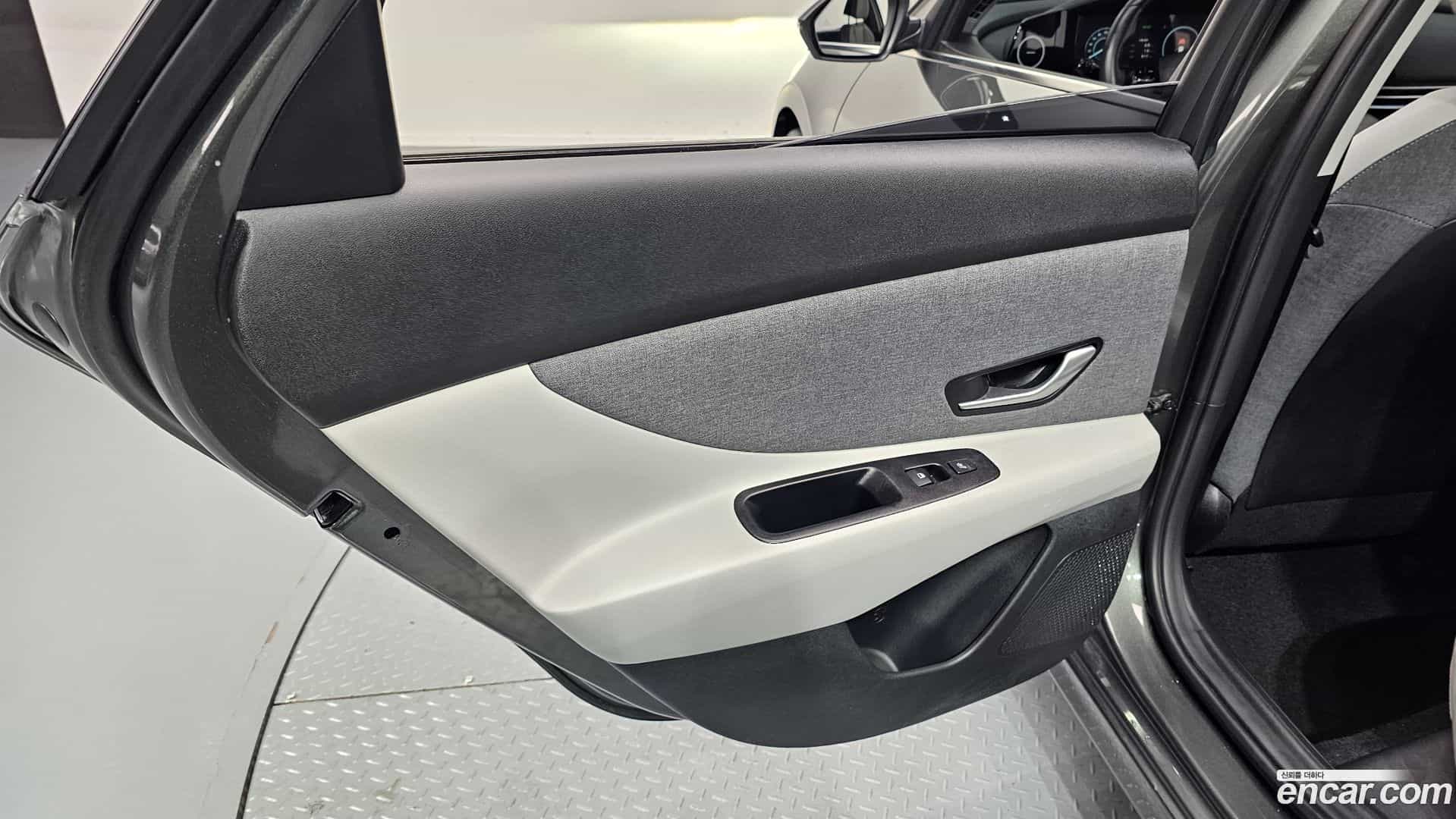 AVANTE Hyundai 2022.11-INNER-035