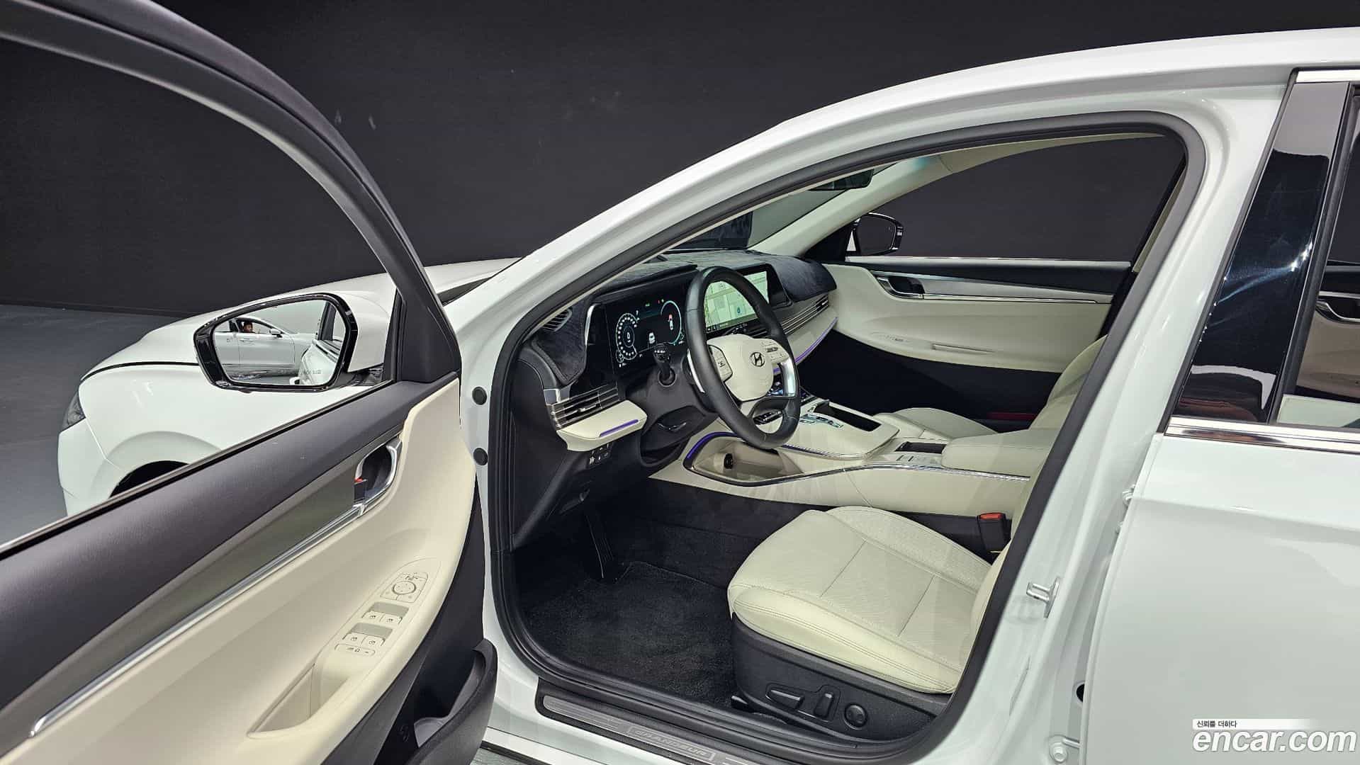 Grandeur Hyundai 2021.10-INNER-010