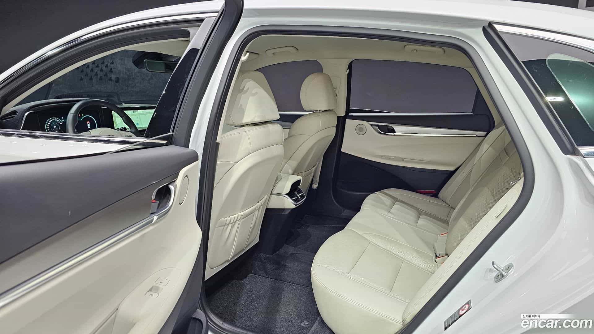 Grandeur Hyundai 2021.10-OPTION-015