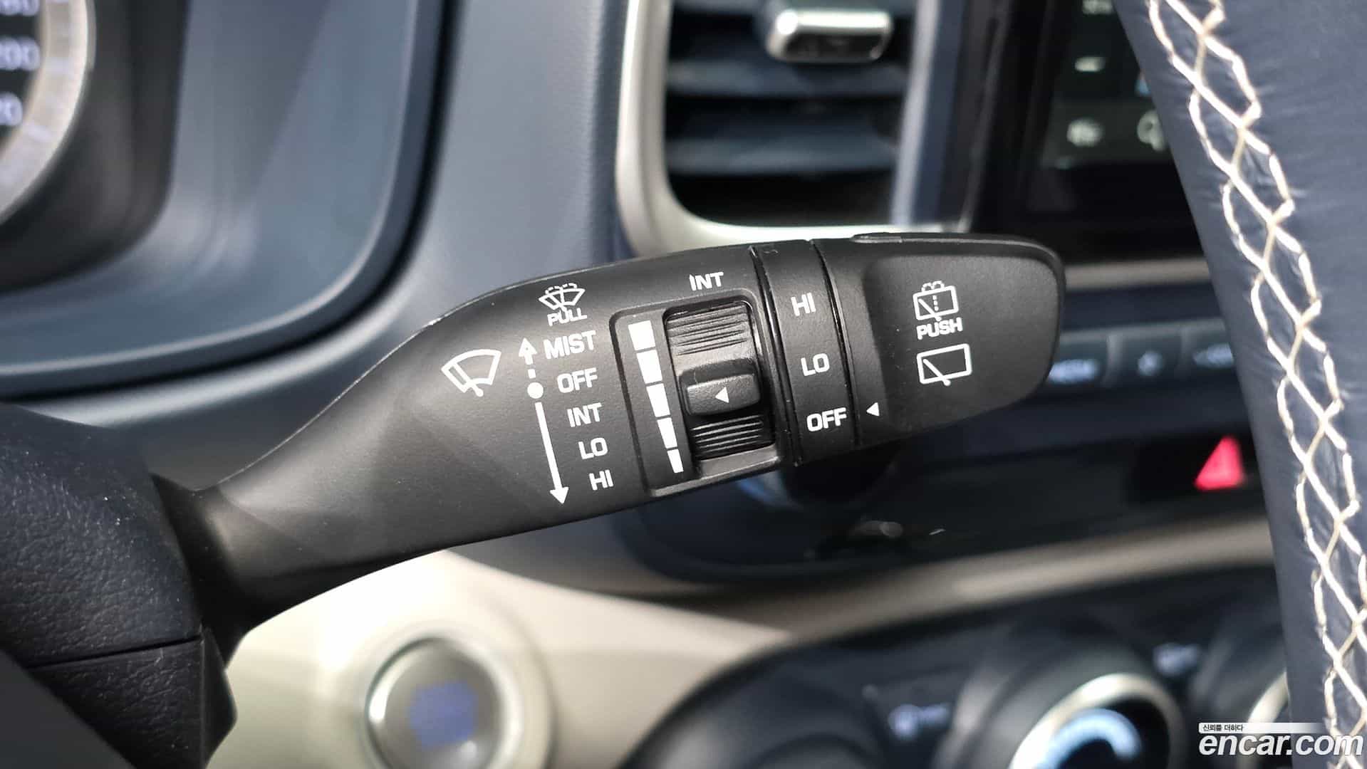 Venue Hyundai 2021.7-OPTION-041