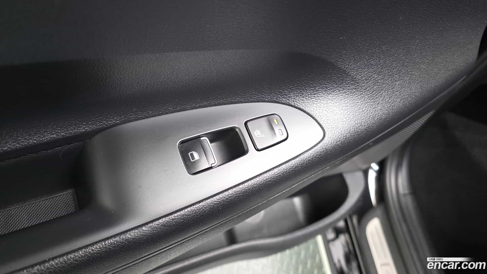 Grandeur Hyundai 2017.8-OPTION-023