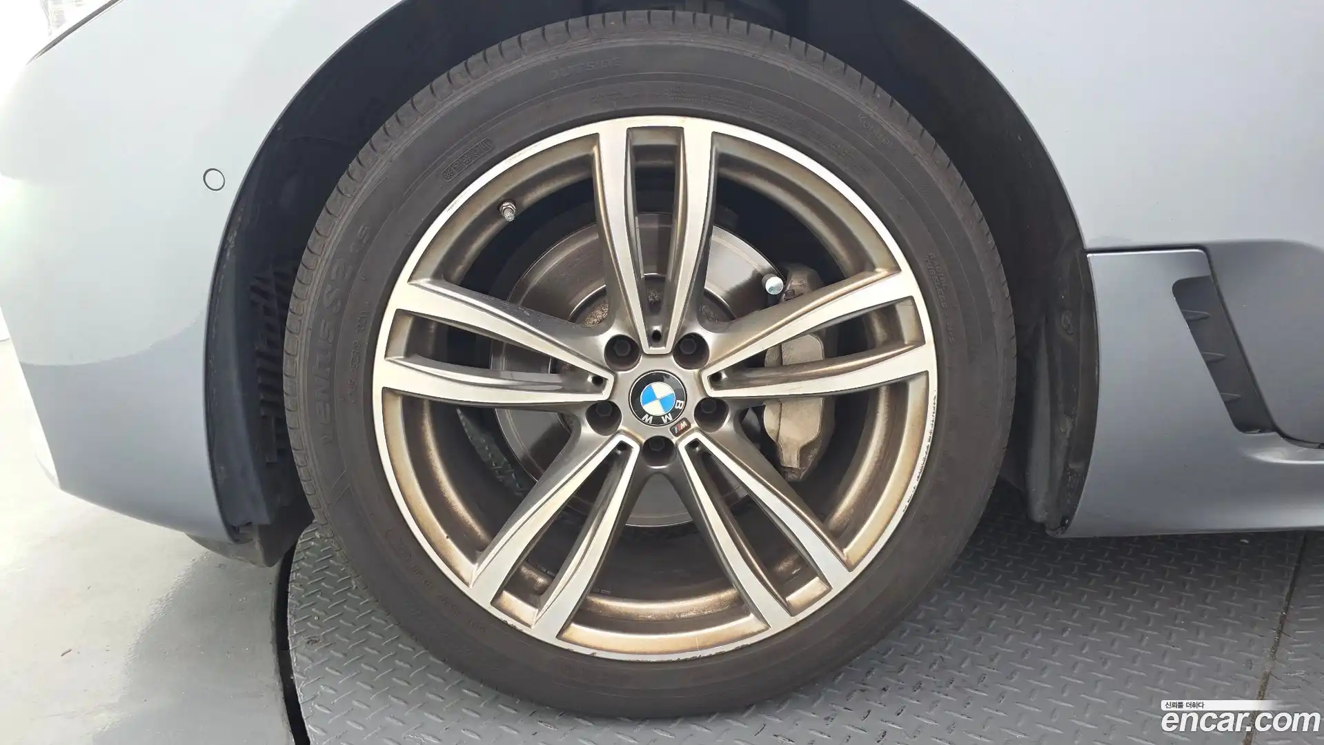 Gran Turismo BMW 2020.1-OUTER-005