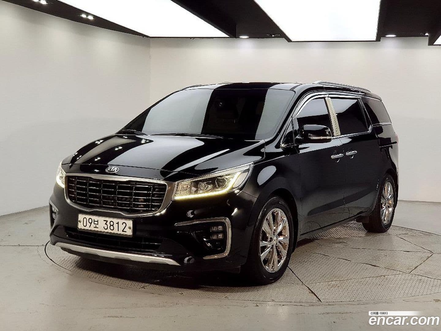 Main__Slider__Photo:Canival Kia 2018.5-0