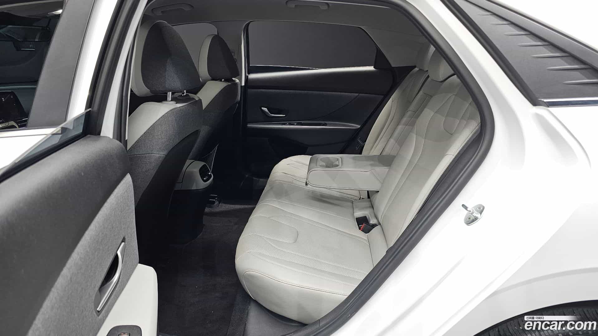 AVANTE Hyundai 2020.6-OPTION-015