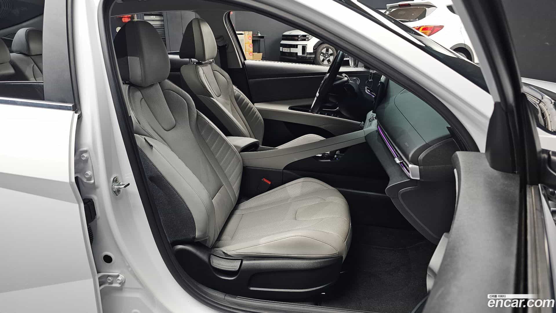 AVANTE Hyundai 2020.6-INNER-036