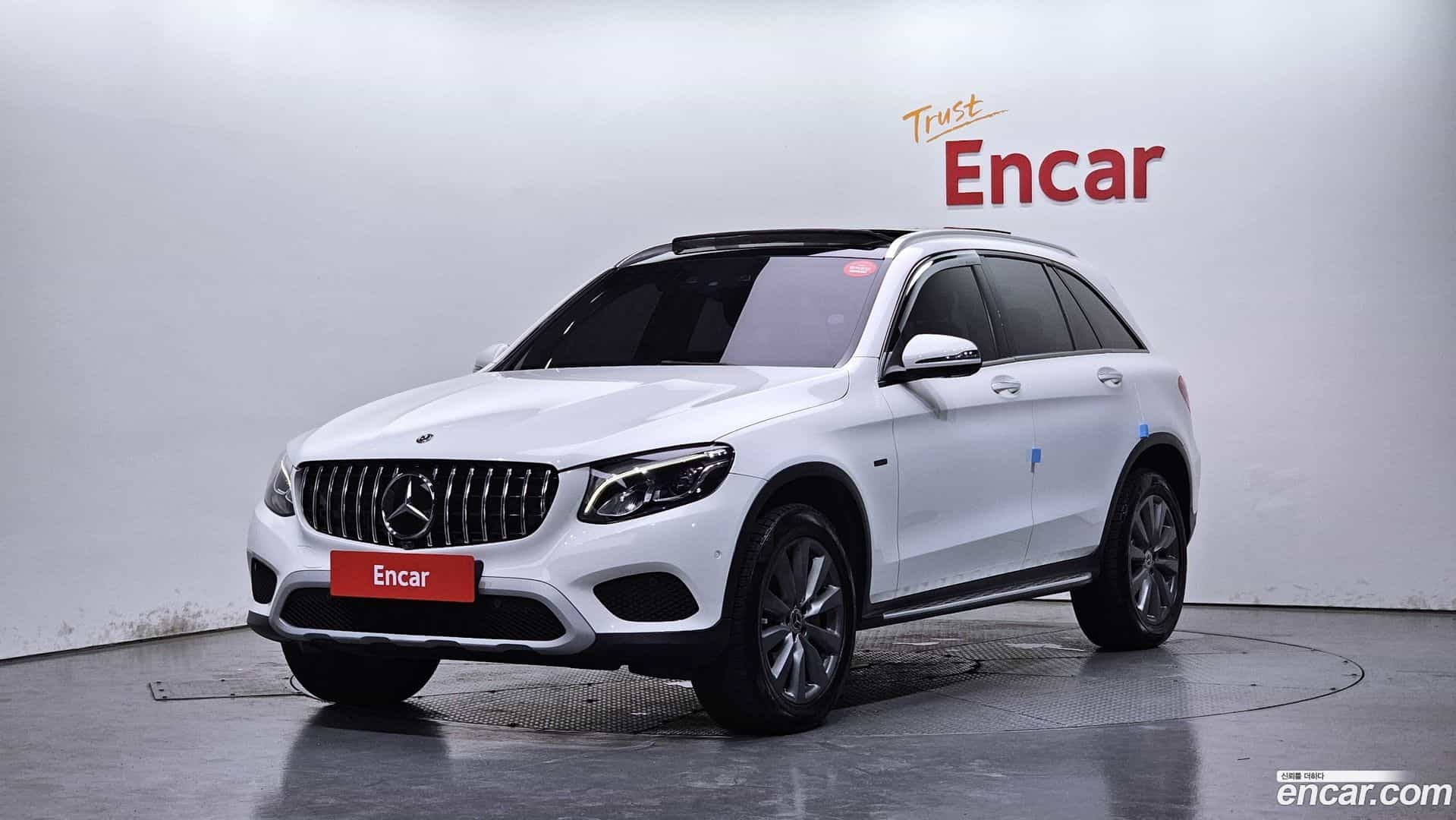 GLC-Class Mercedes-Benz 2018.11-OUTER-001
