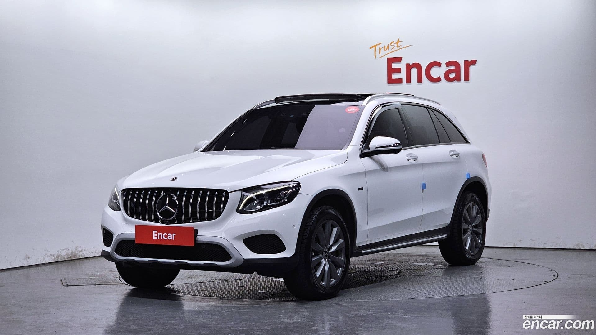 Main__Slider__Photo:GLC-Class Mercedes-Benz 2018.11-0