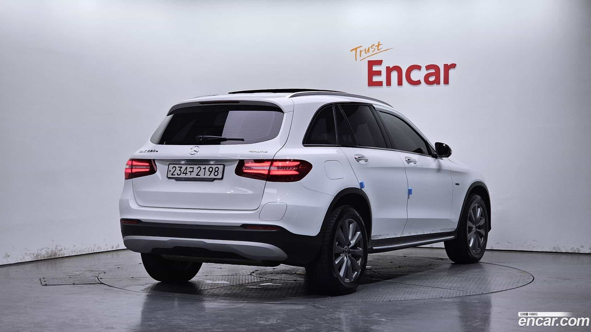 GLC-Class Mercedes-Benz 2018.11-OUTER-002
