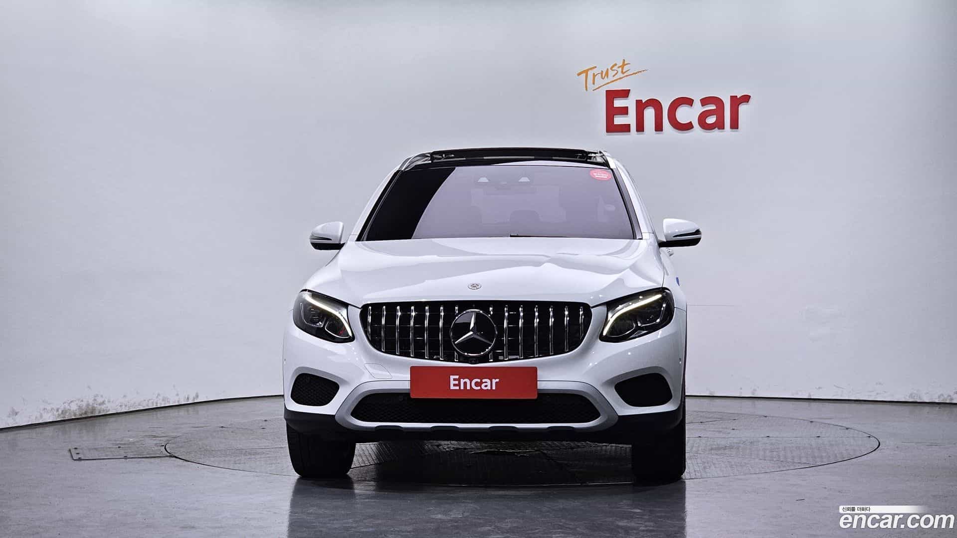 GLC-Class Mercedes-Benz 2018.11-OUTER-003