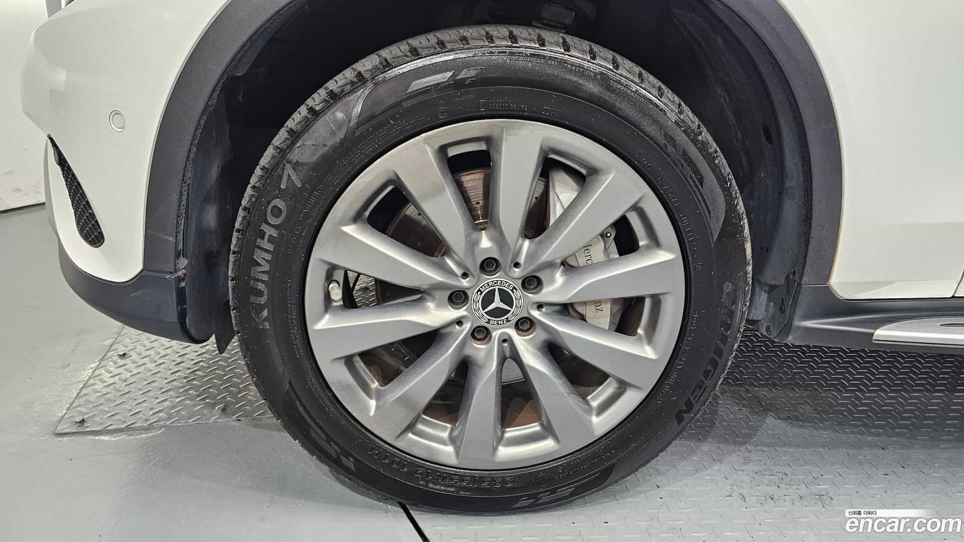 GLC-Class Mercedes-Benz 2018.11-OUTER-005