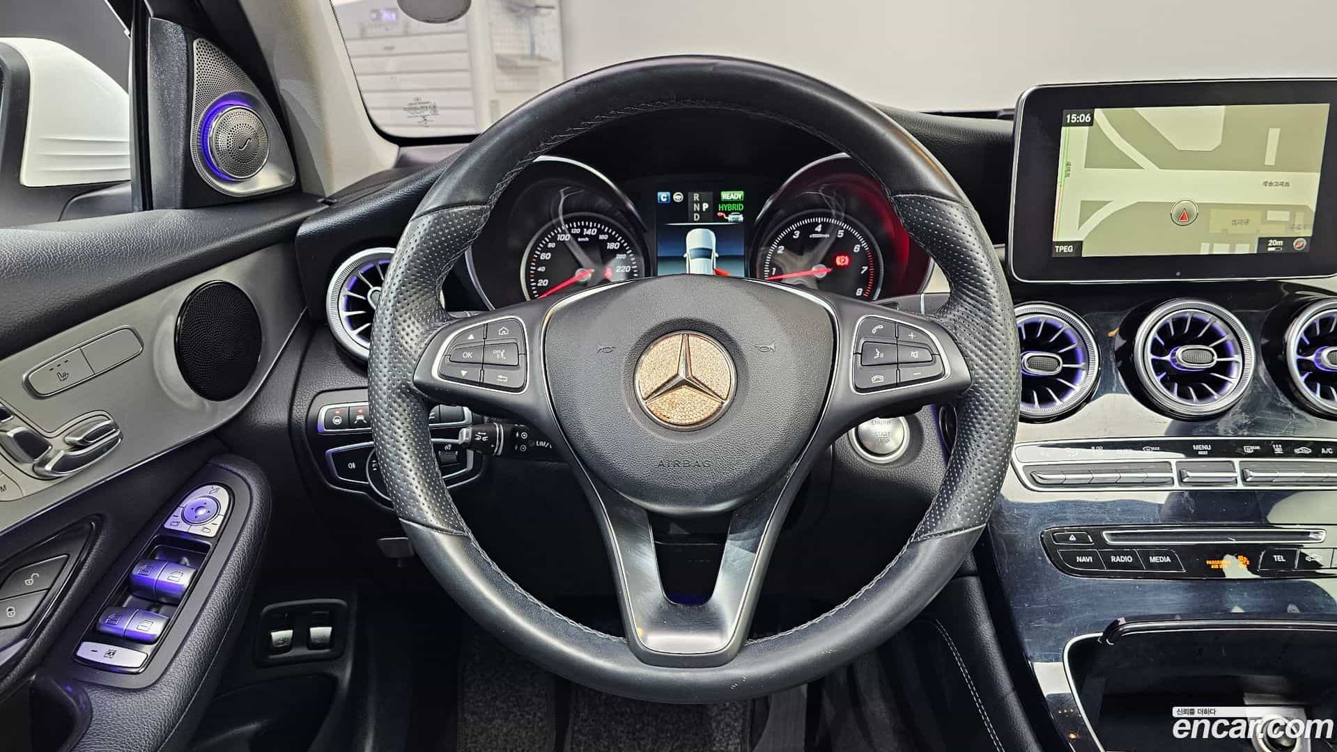 GLC-Class Mercedes-Benz 2018.11-OPTION-017