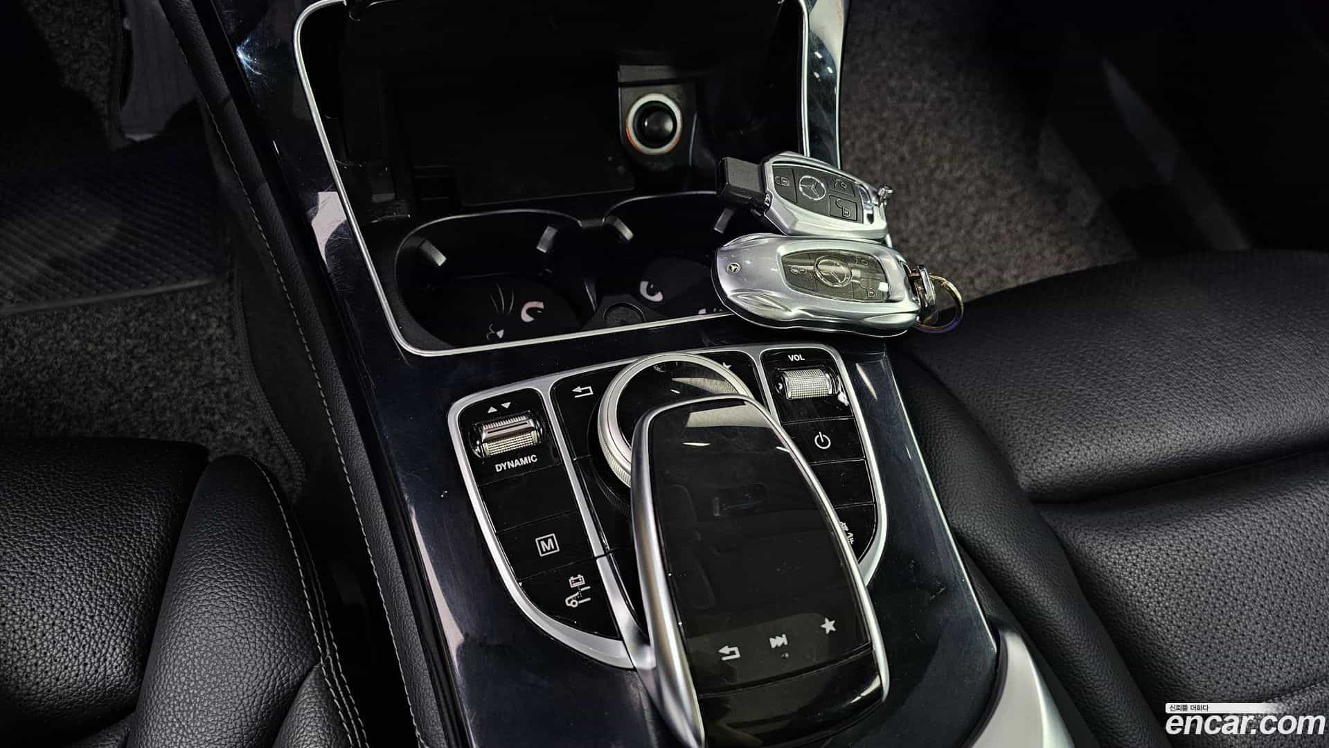 GLC-Class Mercedes-Benz 2018.11-OPTION-021