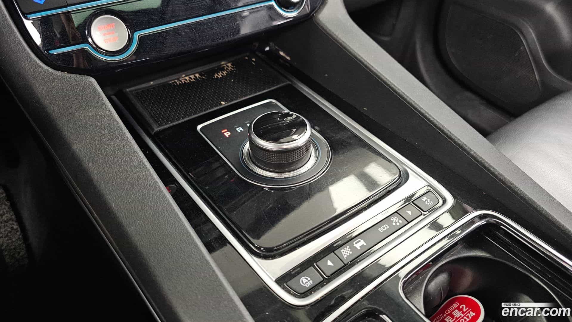 F-PACE Jaguar 2018.2-INNER-009