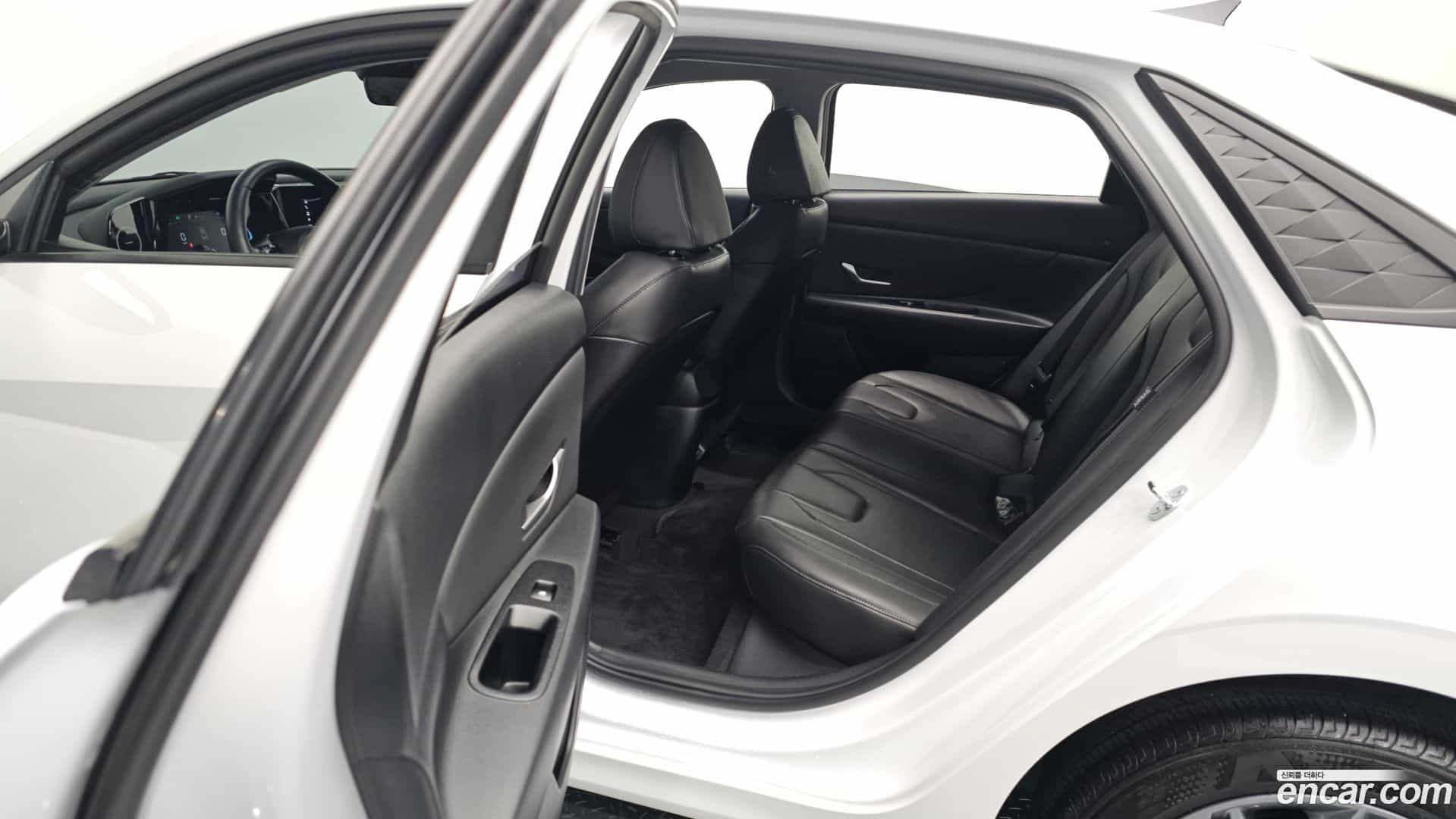 AVANTE Hyundai 2024.5-OPTION-016