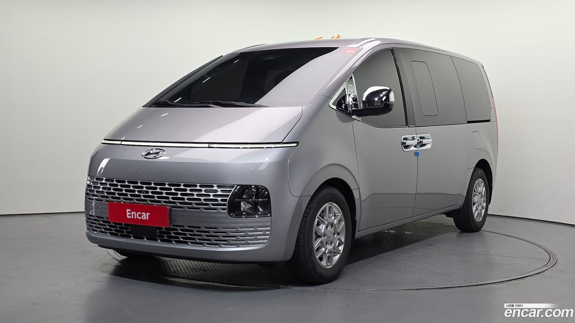 Main__Slider__Photo:Staria Hyundai 2023.2-0