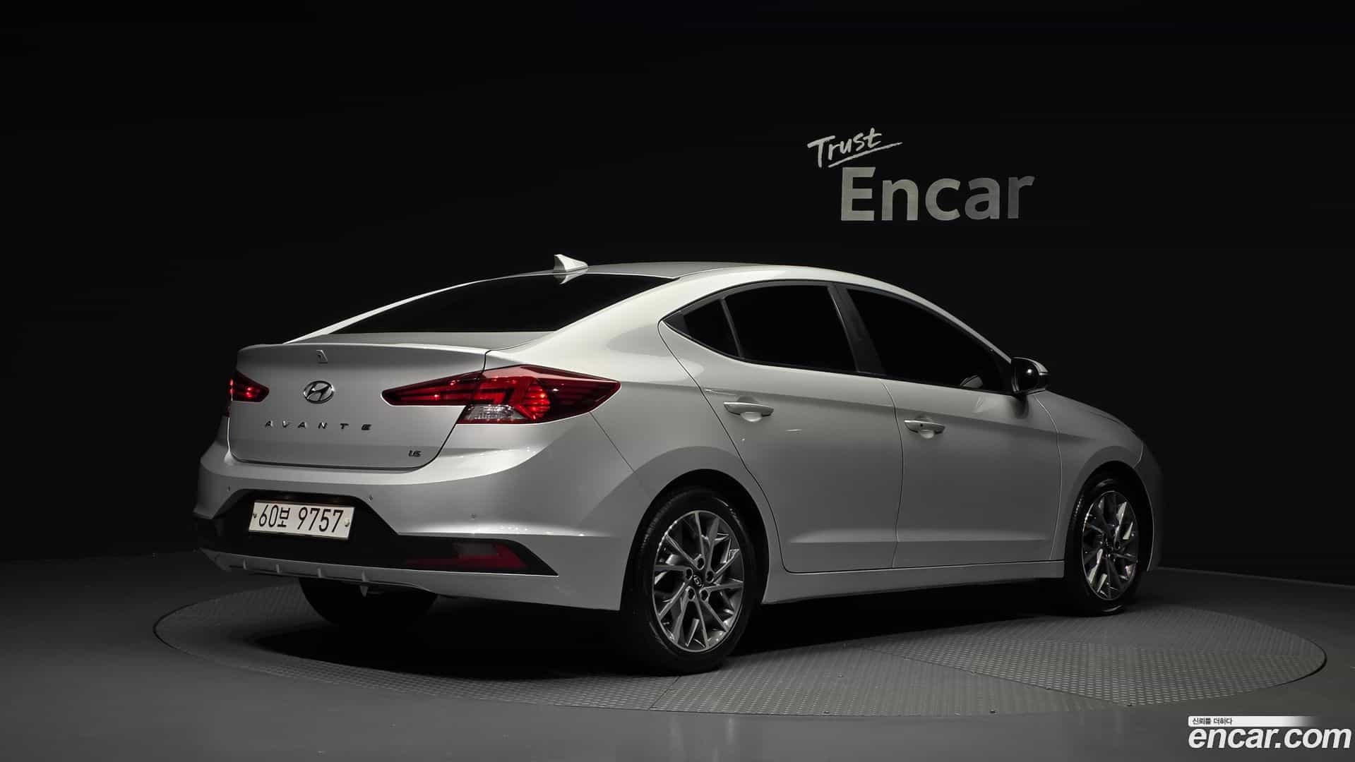 AVANTE Hyundai 2019.0-OUTER-002