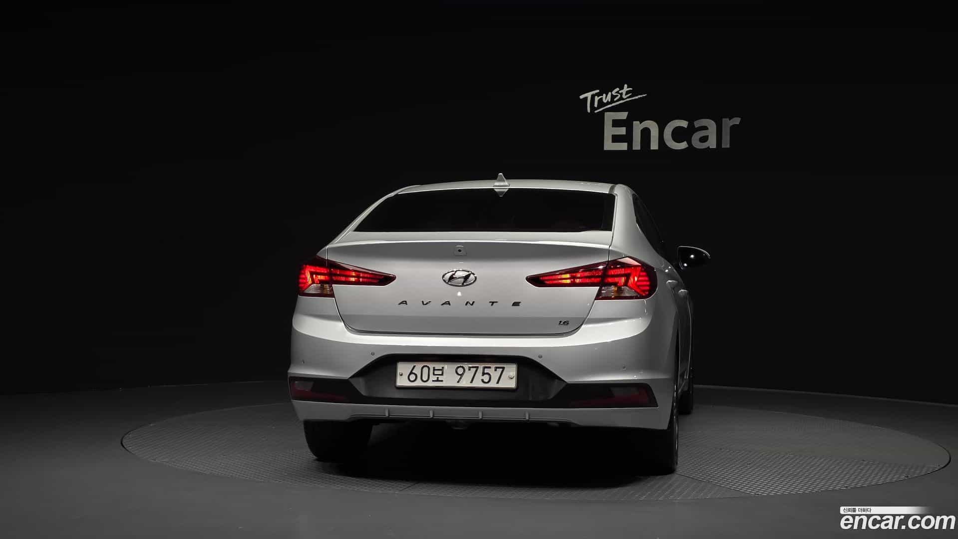 AVANTE Hyundai 2019.0-OUTER-004