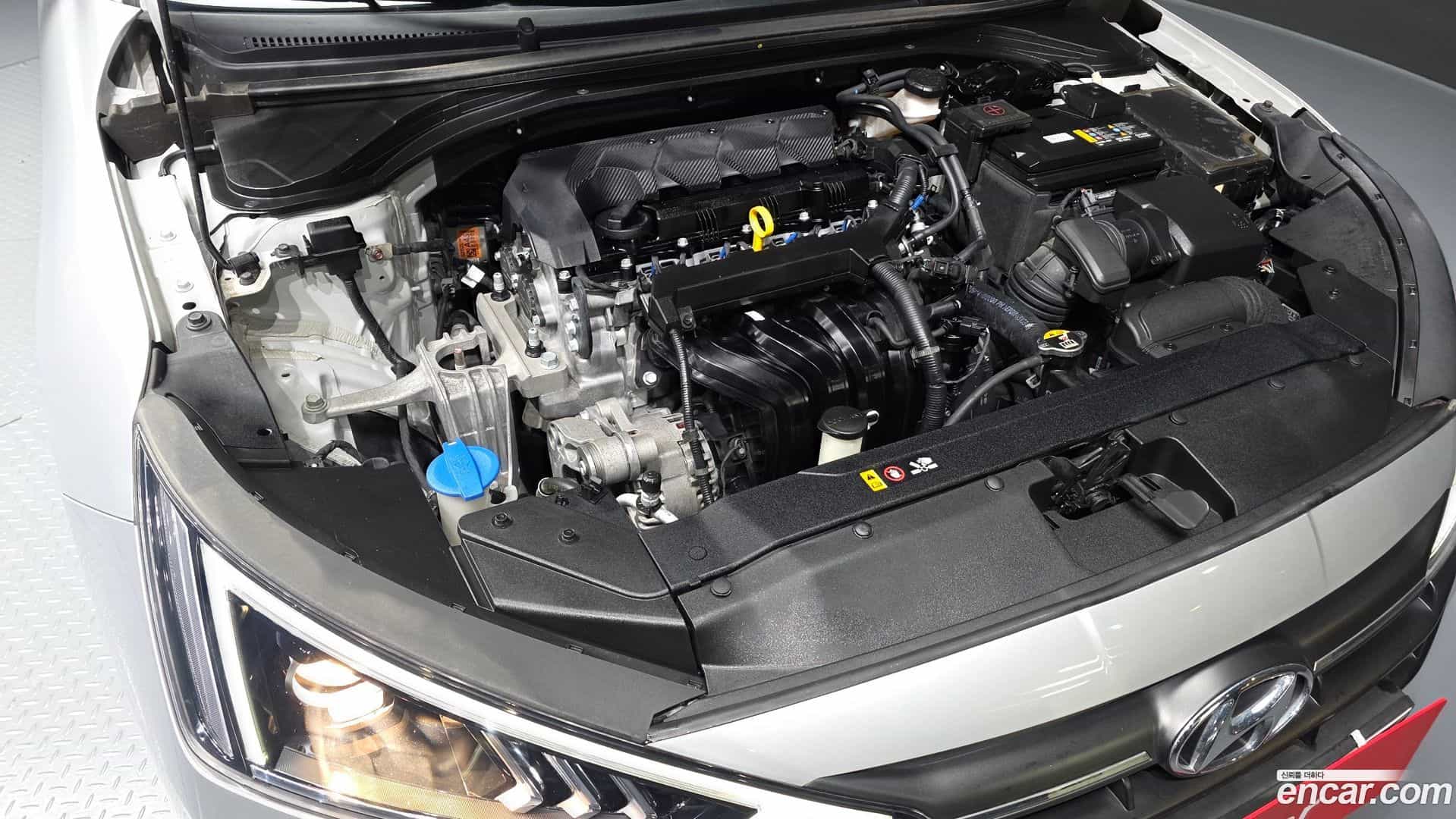 AVANTE Hyundai 2019.0-OUTER-006