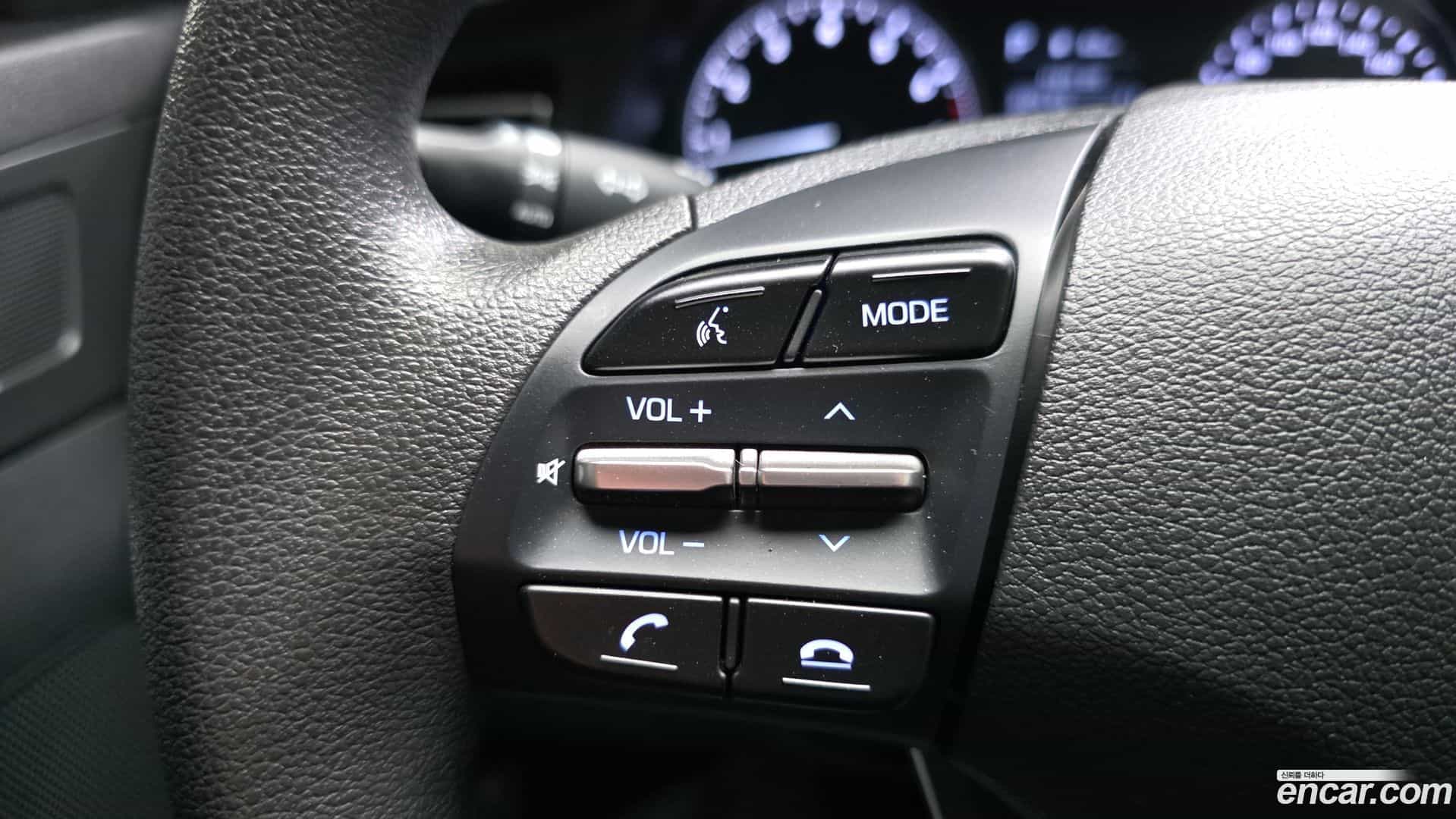 AVANTE Hyundai 2019.0-OPTION-022