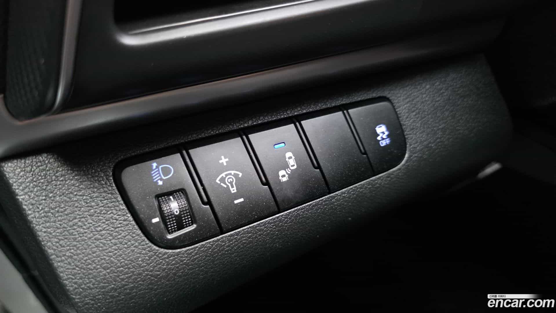 AVANTE Hyundai 2019.0-OPTION-023