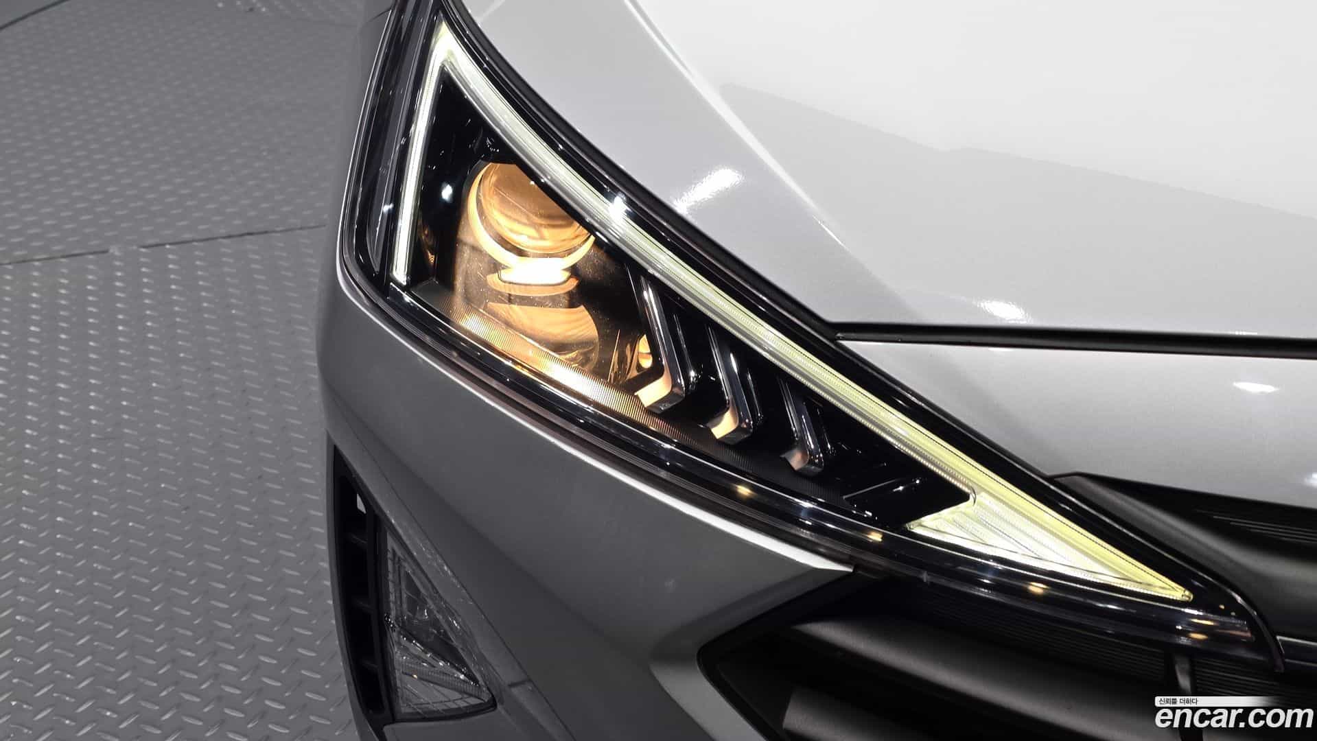 AVANTE Hyundai 2019.0-OUTER-032